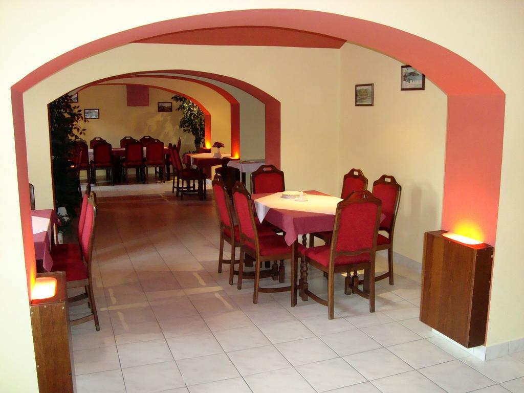Hotel Jaro Mělník Dış mekan fotoğraf