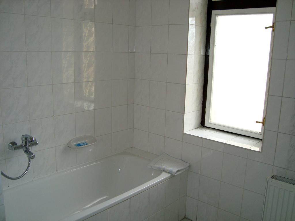 Hotel Jaro Mělník Oda fotoğraf